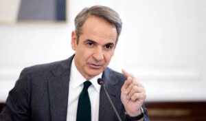 Mitsotakis’ dual plan for moving forward: Opening to MPs and 6 reforms