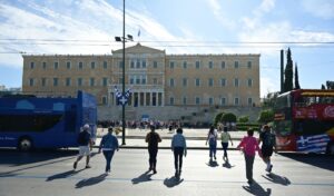 Greece announces €500M relief package: €300 pension boost and rent support measures