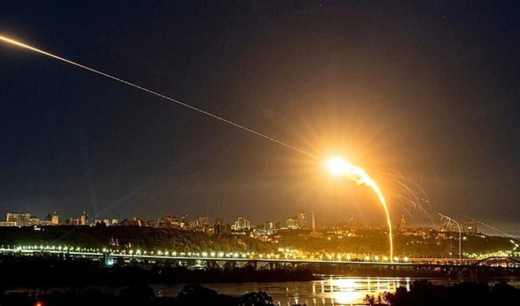 Ukraine: Russia launches new wave of attacks with nearly 500 drones