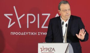 Political confrontation escalates over corruption scandal as opposition demands no-confidence vote