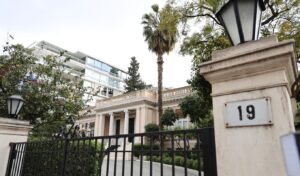 Constitutional revision takes center stage as government launches counterattack amid scandal fallout