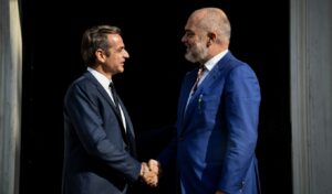 Mitsotakis-Rama meeting with thorns: Open fronts and Turkey’s shadow