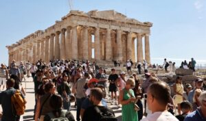 Greek tourism breaks €1 billion revenue barrier in early 2026