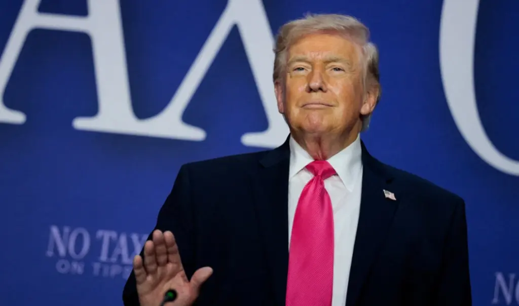 Trump issues new Iran threats over Strait of Hormuz tensions