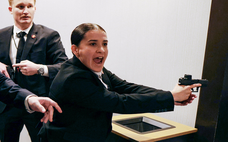 trump-antapokrites-leukos-oikos-deipno-pyrobolismoi_6_