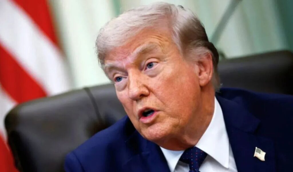 Trump plans to extend naval blockade of Iranian ports – WSJ