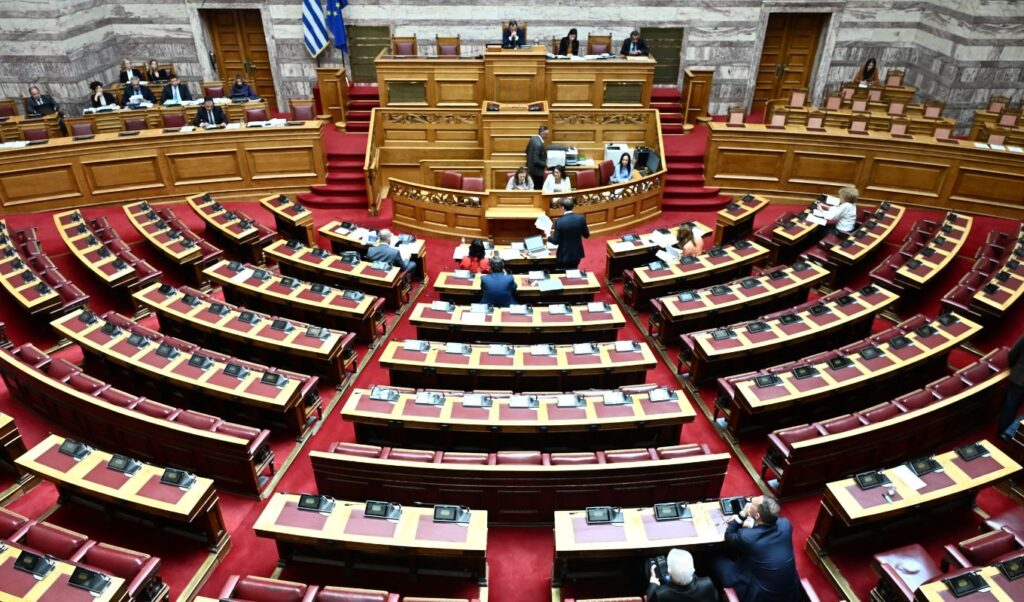 Parliament erupts over OPEKEPE scandal and Mitsotakis proposal