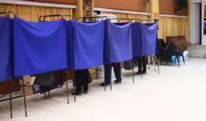 Marc poll: New Democracy rises above 32% as Mitsotakis approval hits 39.1%