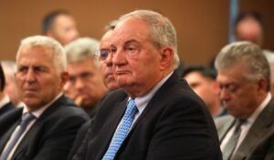 Karamanlis criticizes government on national issues and Turkey policy
