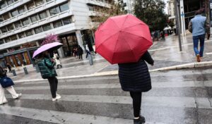 Weather: Unstable conditions with local showers Friday, African dust returns over weekend