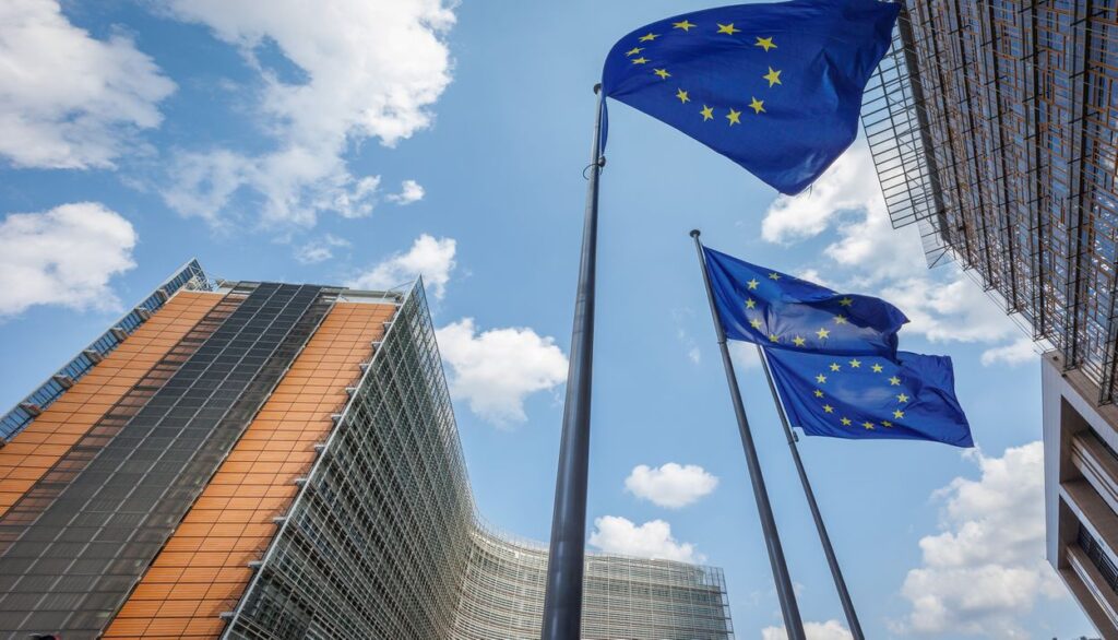 EU Commission approves €405 million Greek aid for energy-intensive companies