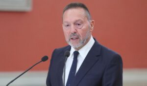 Bank of Greece governor dismisses triangular transactions claims
