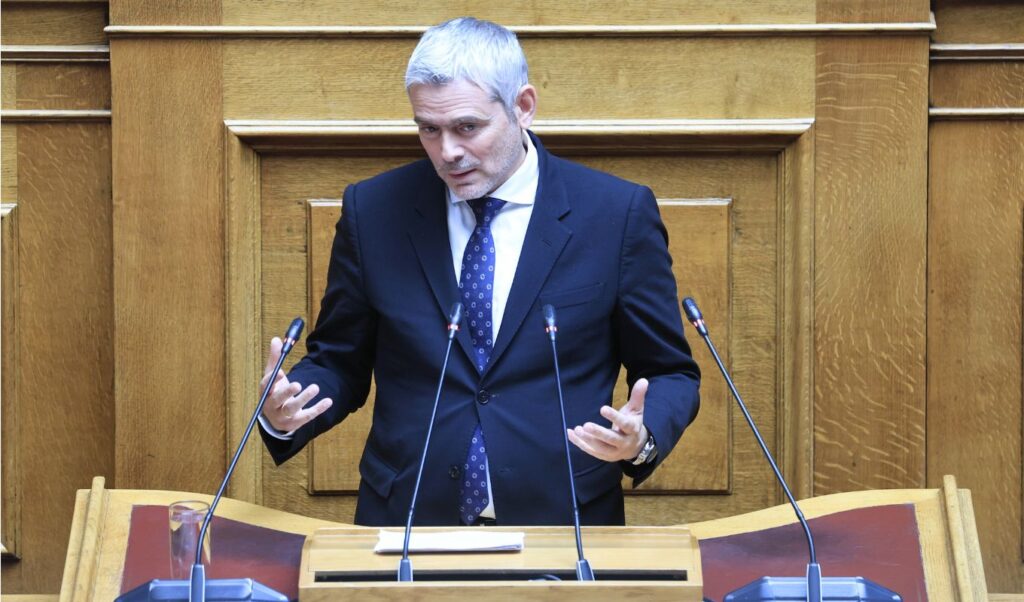 Karagounis: No cuts to widow pensions, no retroactive demands
