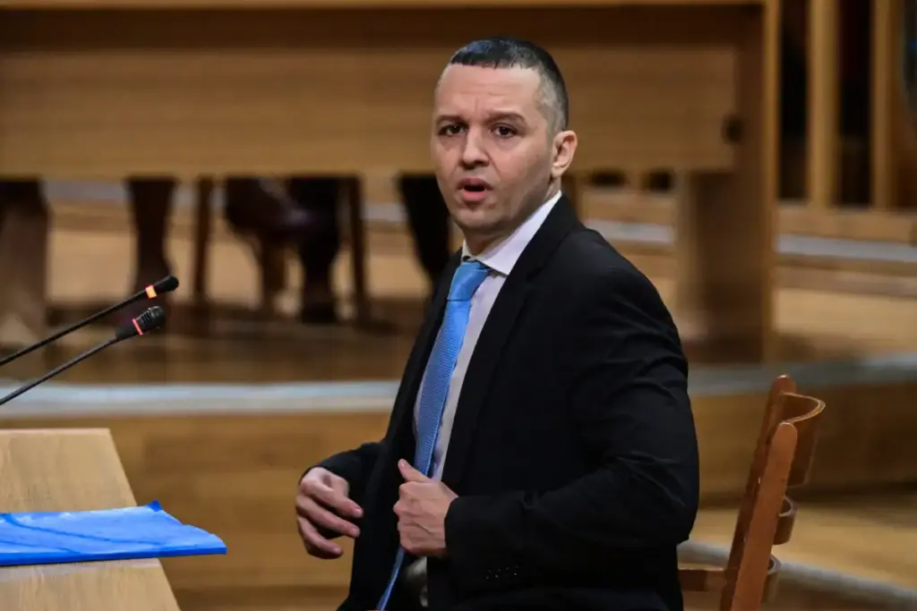 Ilias Kasidiaris announces return to Greek politics through new party