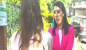 Stone attack in Athens suburb: 16-year-old victim shares shocking testimony about delivery driver assault