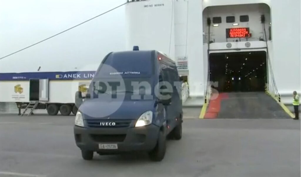Crete murder: Confessed killer and wife transferred to Athens prison