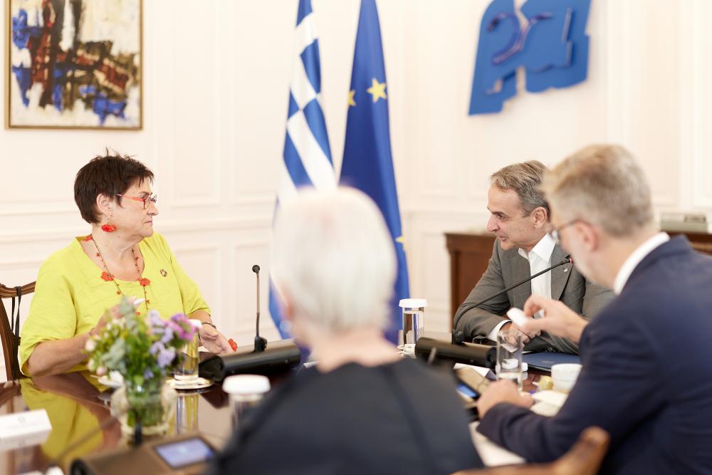 mitsotakis-sinantisis