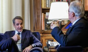 Mitsotakis to Tasoulas: elections in one year, political reshuffling doesn’t concern us