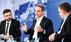 New Democracy faces critical parliamentary group meeting amid internal tensions