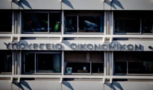 Greek public debt soars above €3.1 billion in Q1 surge