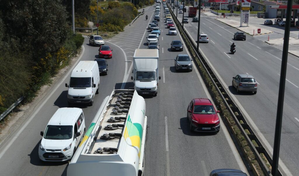 Gas odor causes alarm across southern Athens suburbs