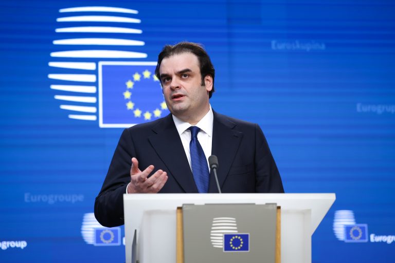 Greece to repay €6.9bn debt in June, debt ratio to drop near 130%