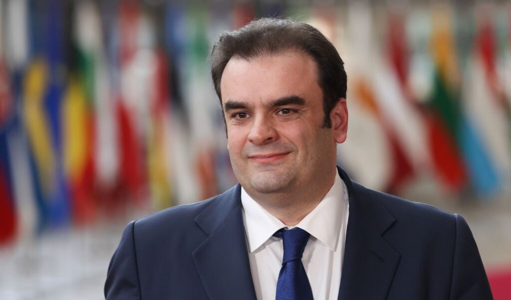 Kyriakos Pierrakakis heads to Paris for G7 summit as Eurogroup president
