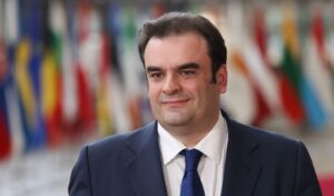 Kyriakos Pierrakakis heads to Paris for G7 summit as Eurogroup president