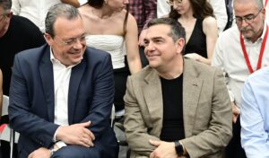 Pressure on Famellos to reach out to Tsipras: Collaboration scenarios