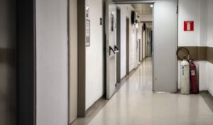 Rethymno: 29-year-old falls from great height, hospitalized in critical condition