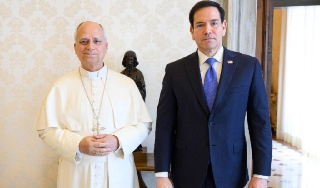 Rubio’s unique gift to the Pope: “What do you give someone who has everything?” (Video)
