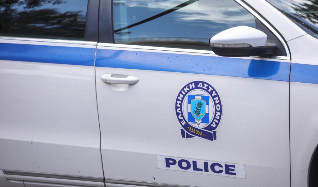 Salamina: Police officer faces charges after patrol car hits 12-year-old girl