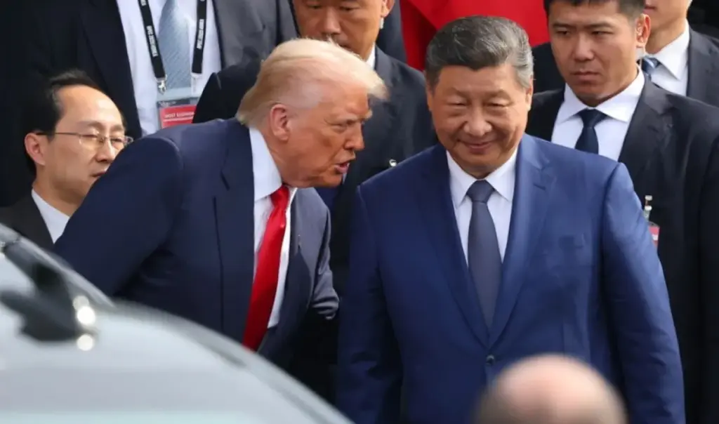 Trump and Xi dine with golden cutlery: lobster, Peking duck menu