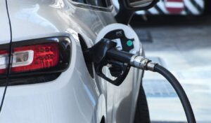 Fuel prices: Gasoline unlikely to drop below 2 euros