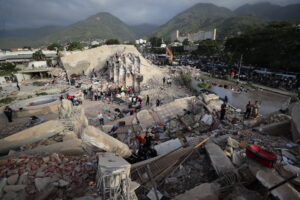 Venezuela earthquakes: Death toll nears 1,000 as rescuers pull survivors from rubble