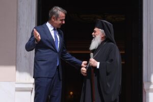 Trump wants to visit Greece immediately, Jerusalem Patriarch tells Mitsotakis