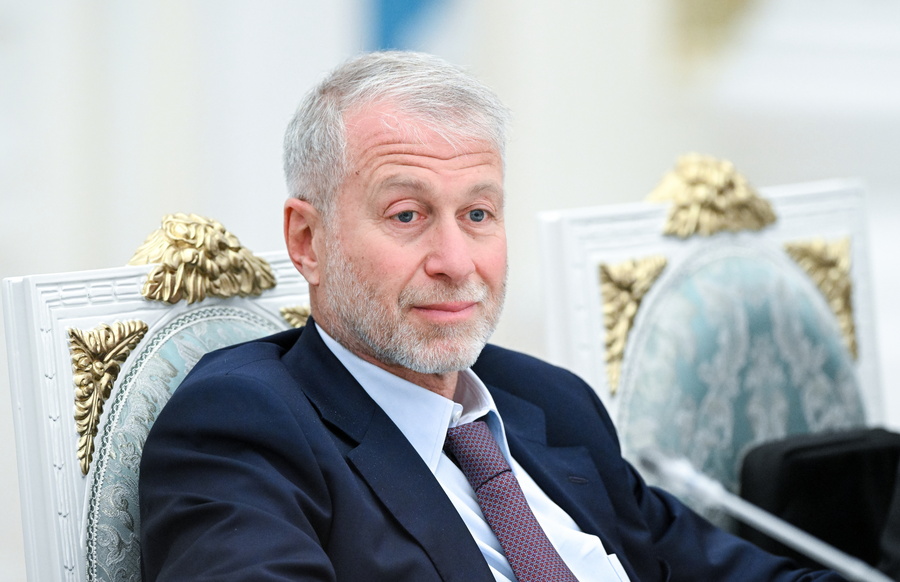 Zelensky asked Abramovich to broker Putin meeting, FT reports