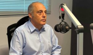 Velopoulos: Tsipras returns to close Aegean deal, could govern with Dendias – Samaras seeks political revenge against Mitsotakis