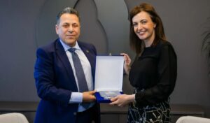 CrediaBank supports EKAB’s mission with cardiopulmonary resuscitation system donation