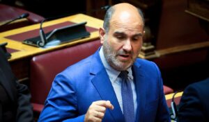 Markopoulos: “Building political barrier against opposition under PM leadership”