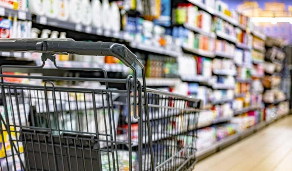 Greek Supermarket Union meets with Development Minister in positive talks