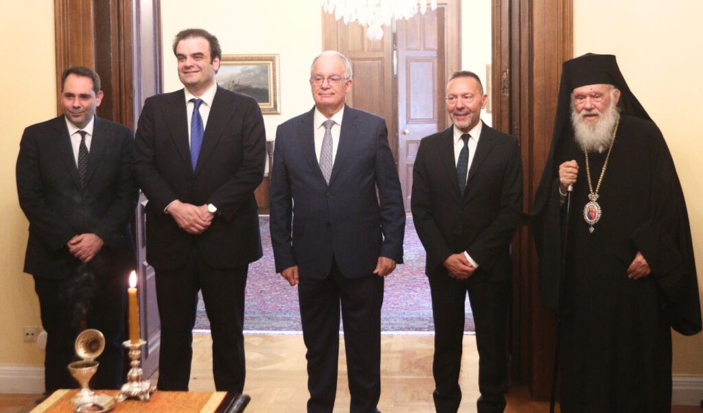 Yannis Stournaras sworn in for new term as Bank of Greece governor