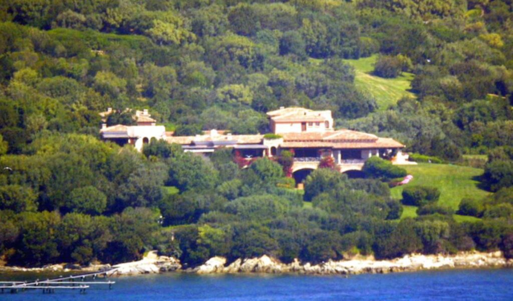 Berlusconi’s Sardinian Villa to Be Sold to Qatar’s Royal Family for €350M