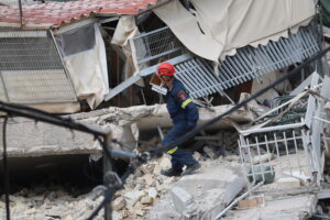 Petralona building collapse: “There were warning signs — it fell in seconds”