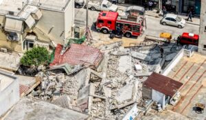 Building collapse in Petralona, Athens: Eyewitness says construction work destroyed foundations (Video)