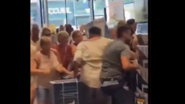 Europe Heatwave 2026: Record Temperatures & Panic Buying Caught on Video