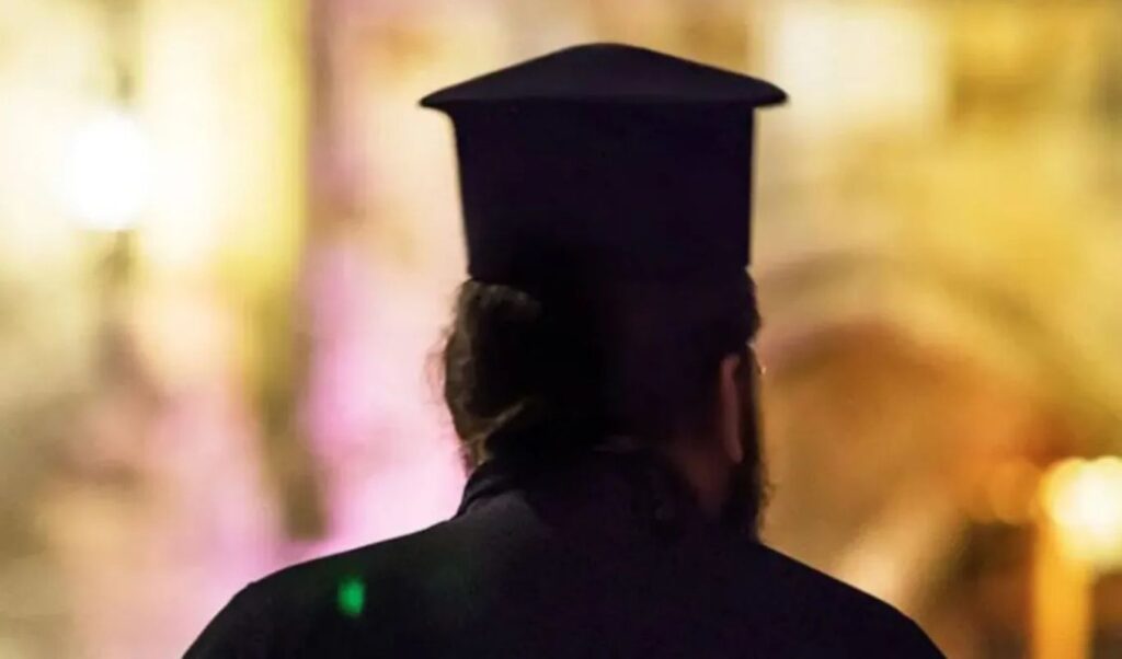 Shock in Athens: Man claiming to be cleric arrested for exposing himself