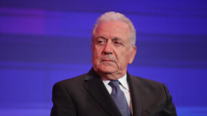 Dimitris Avramopoulos immunity lifted: Case file sent to Greek parliament