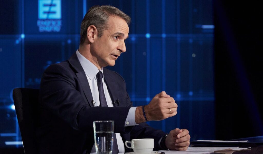 Mitsotakis hits back at Samaras and Karamanlis over foreign policy