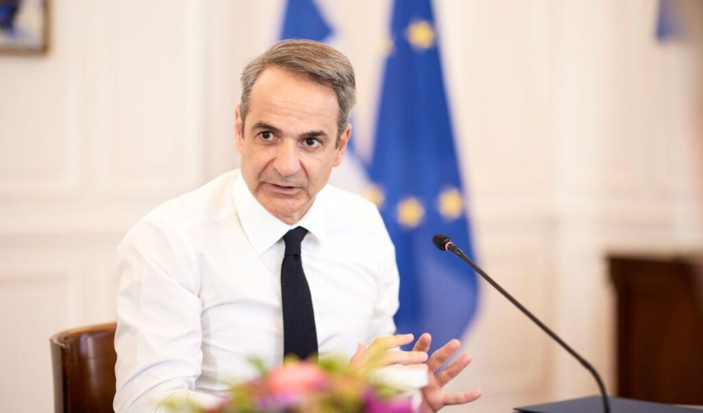 Mitsotakis warns against opposition’s “money tree” promises